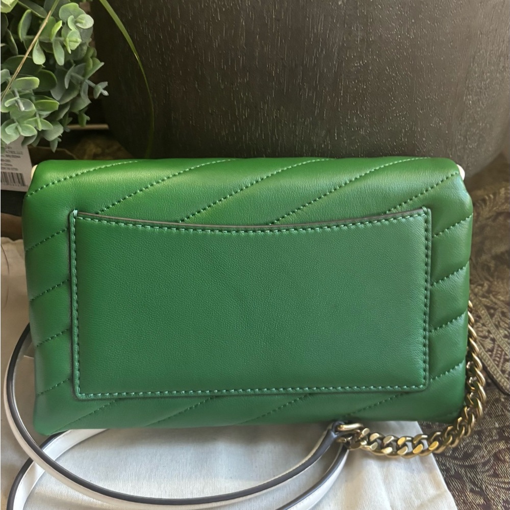 Tory Burch Green Quilted Crossbody with White Trim and Gold Logo - Picture 5 of 15